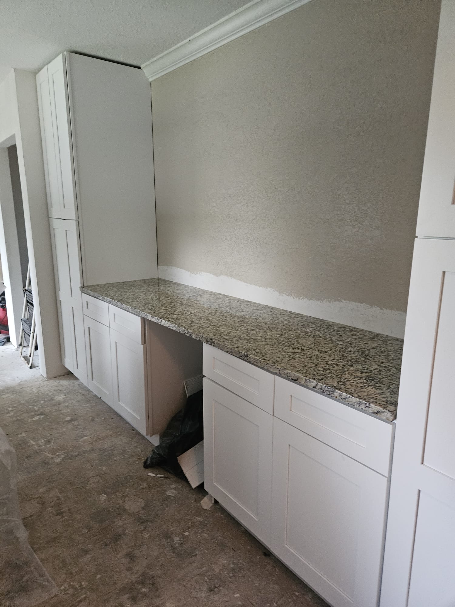 Quartz kitchen backsplash